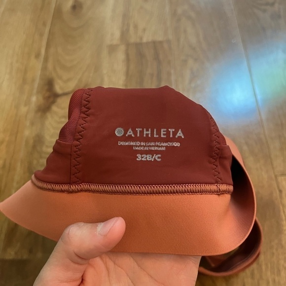 Athleta Hustle Bra in SuperSonic Size 32 B/C - Picture 5 of 7